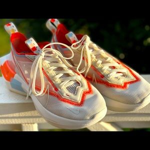 Nike Vista Lite SE “White Team Orange